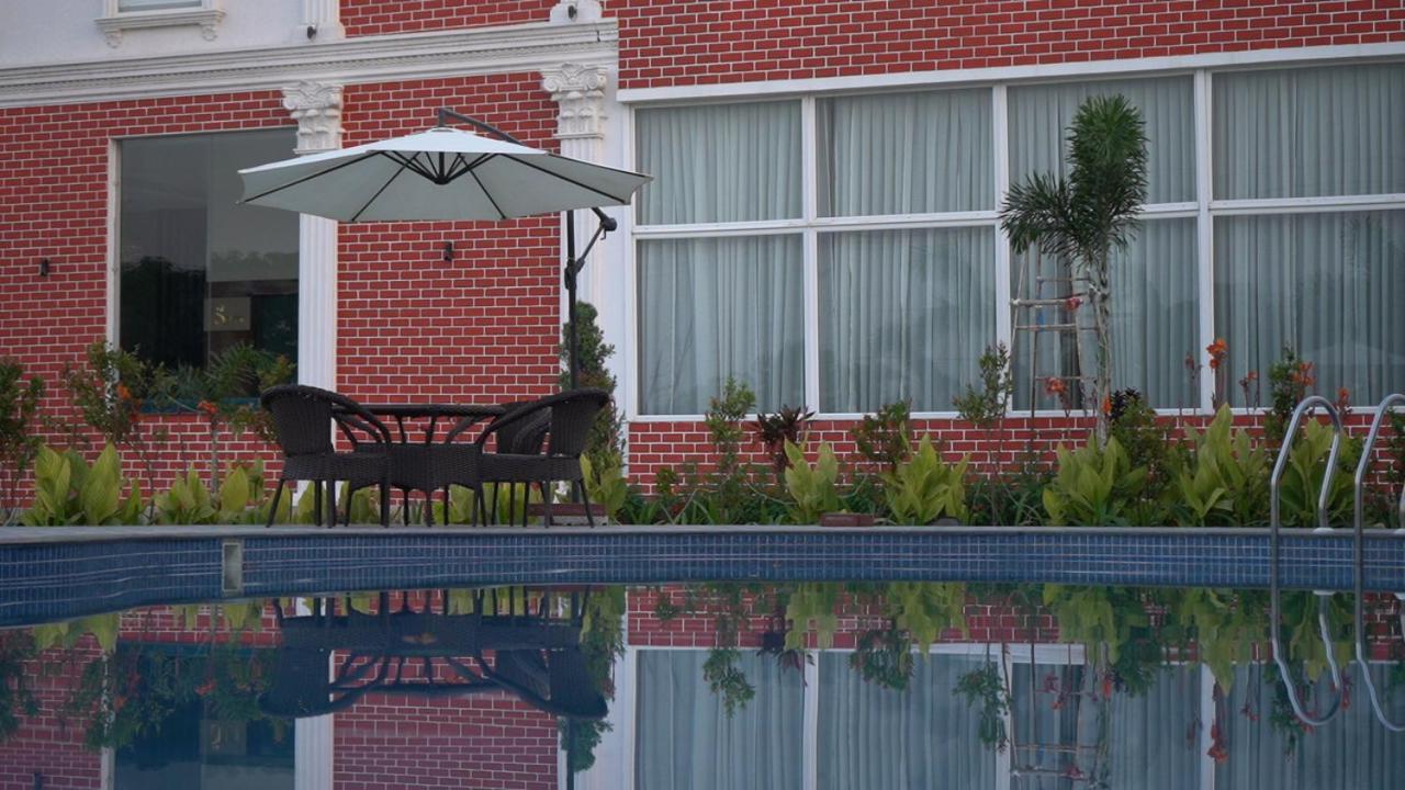 The Kamoda Resort Ambikapur Exterior photo